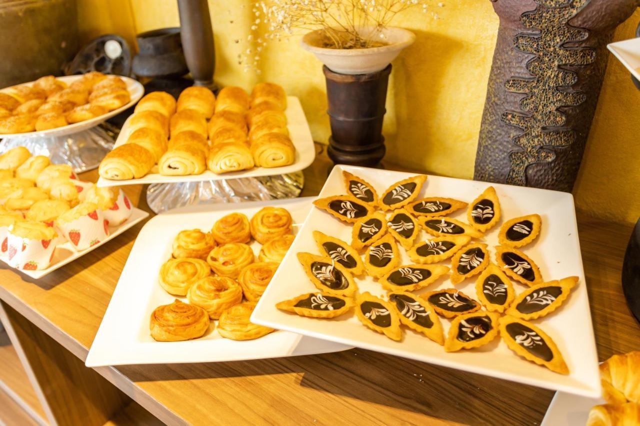 White Lotus Hue Hotel Екстериор снимка